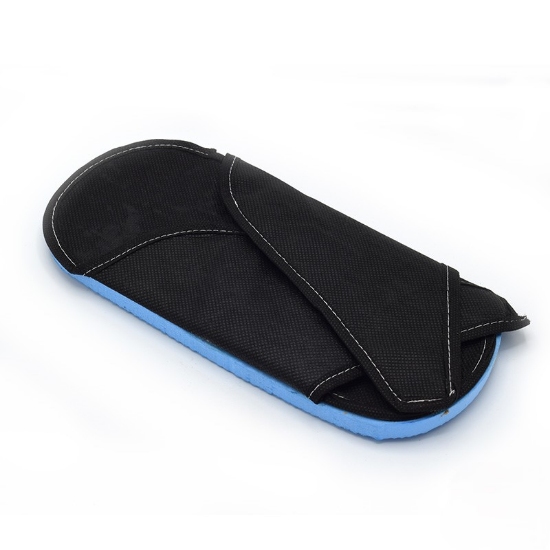 تصویر  کفش زیر گچ